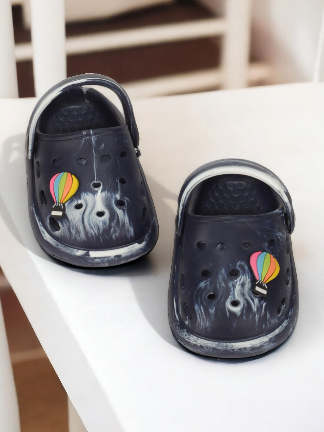 

Lil Lollipop Unisex Kids Self Design Clogs, Black