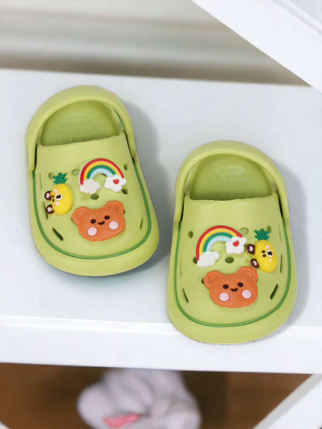 

Lil Lollipop Kids Bear Applique Anti-Slip Clogs, Green