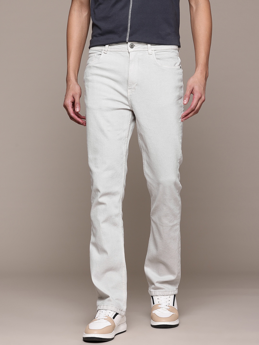 

The Roadster Lifestyle Co. Men Bootcut Stretchable Jeans, Off white