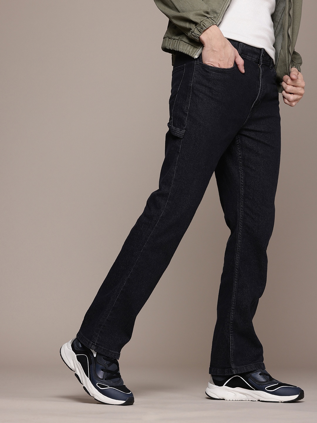 

The Roadster Life Co. Men Bootcut Stretchable Jeans, Black