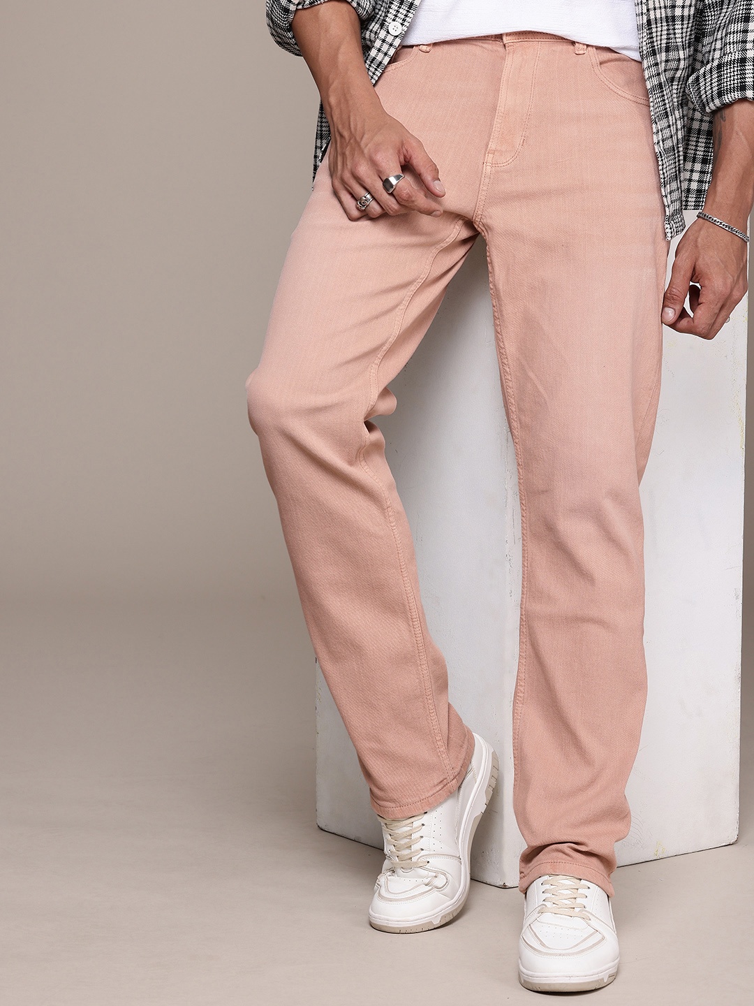 

The Roadster Life Co. Men Stretchable Jeans, Rose