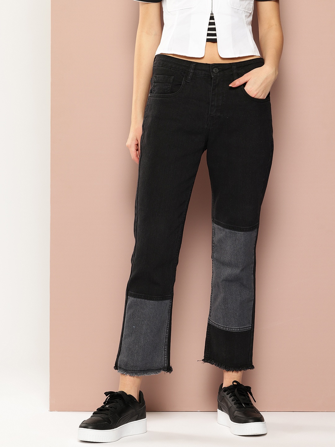 

Harvard Women Colourblock Straight Fit Frayed Jeans, Black
