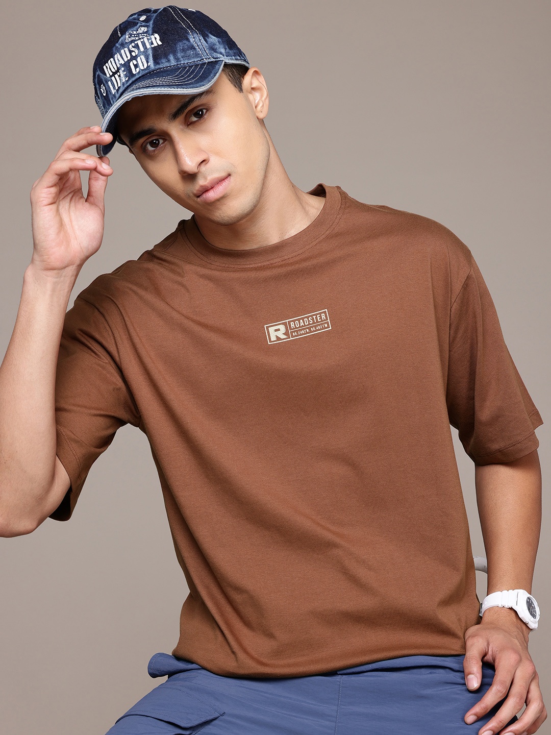 

Roadster Men Brand Logo Drop-Shoulder Sleeves Pure Cotton T-shirt, Brown