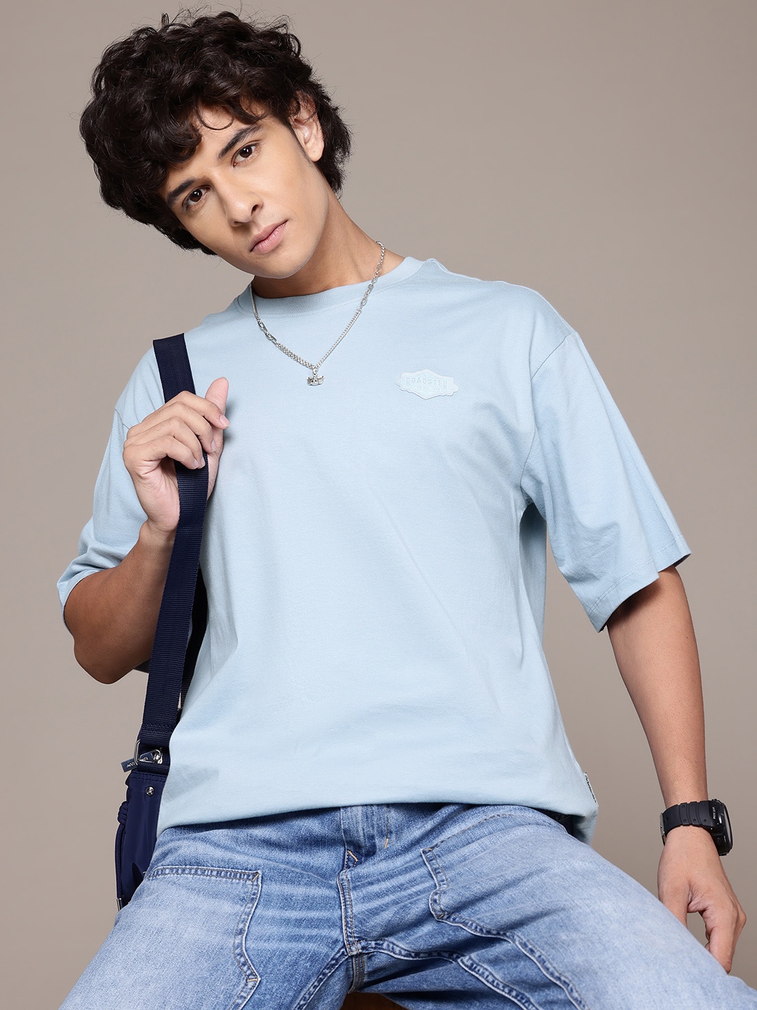 

Roadster Men Drop-Shoulder Sleeves Pure Cotton Applique T-shirt, Blue