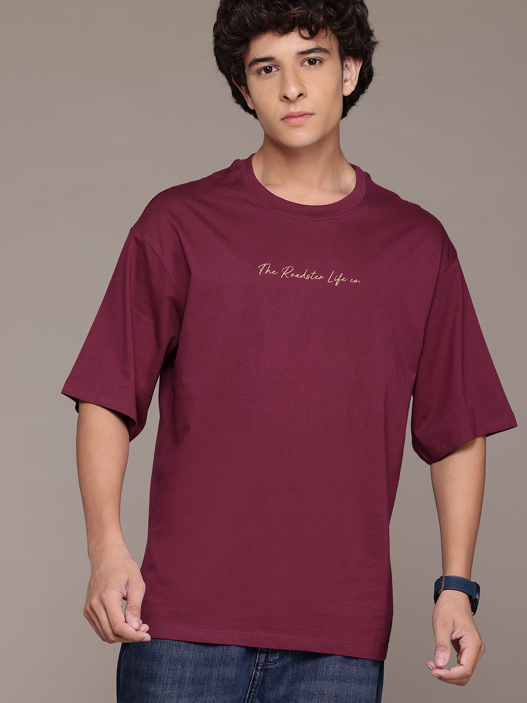 

The Roadster Lifestyle Co. Men Relaxed Fit Pure Cotton T-shirt, Burgundy