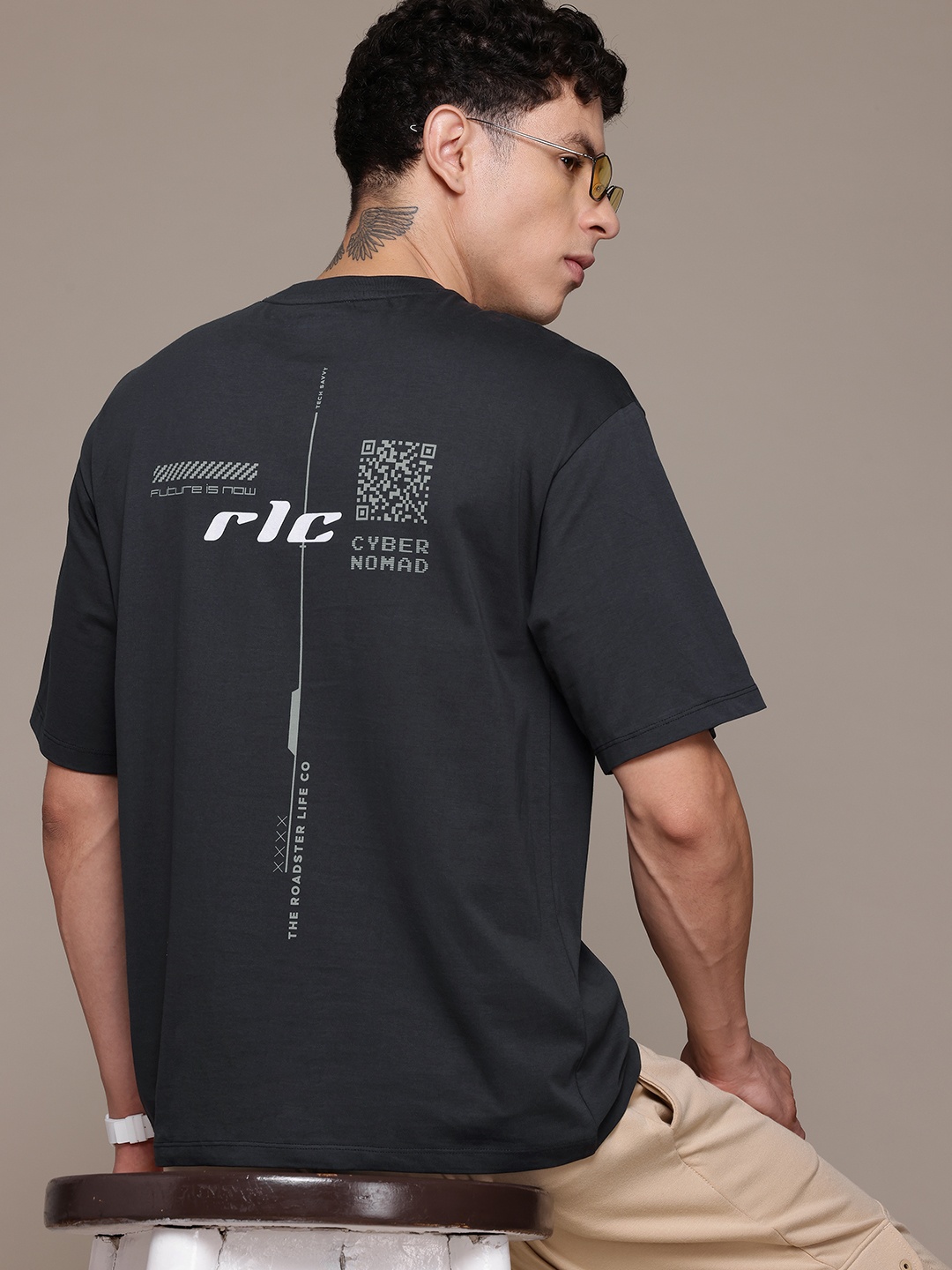 

The Roadster Lifestyle Co. Printed Relaxed Fit Pure Cotton T-shirt, Charcoal