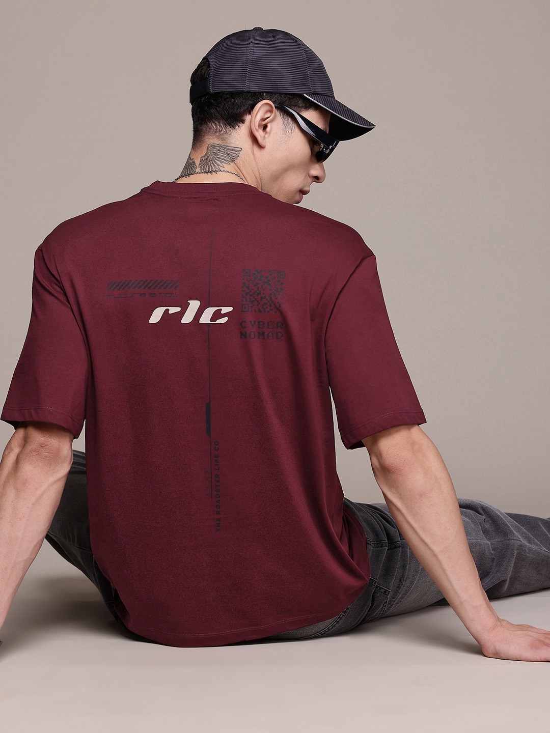 

The Roadster Lifestyle Co. Typography Drop-Shoulder Sleeves Cotton Relaxed Fit T-shirt, Burgundy