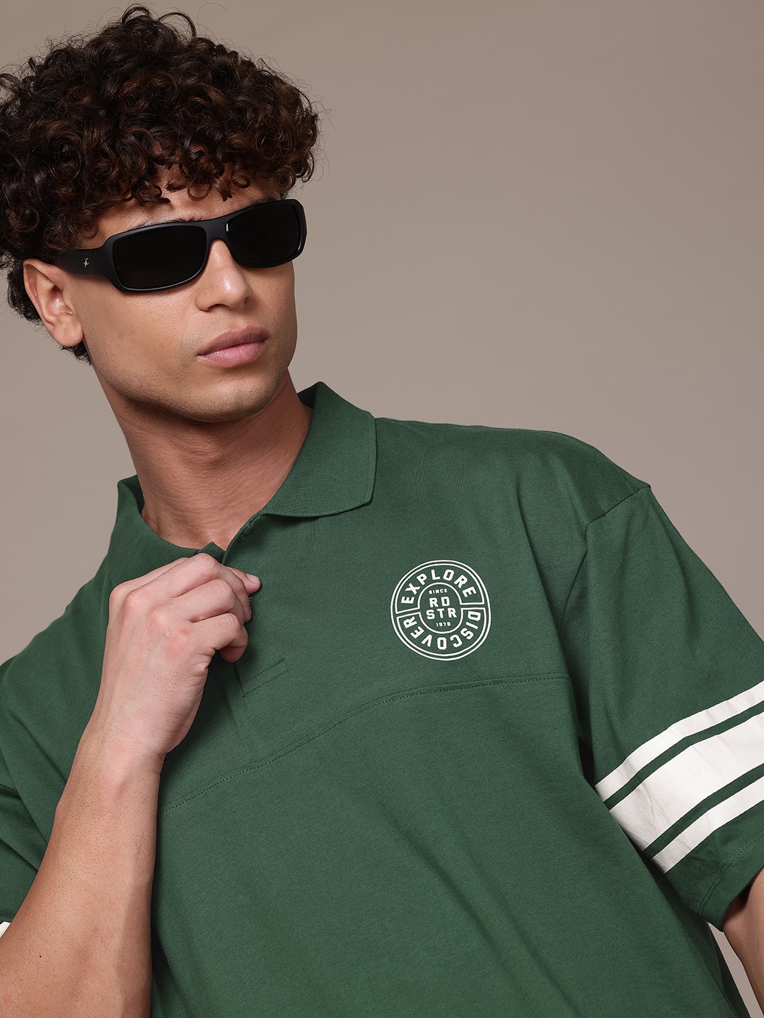 

The Roadster Lifestyle Co. Men Polo Collar Pure Cotton Relaxed Fit T-shirt, Green