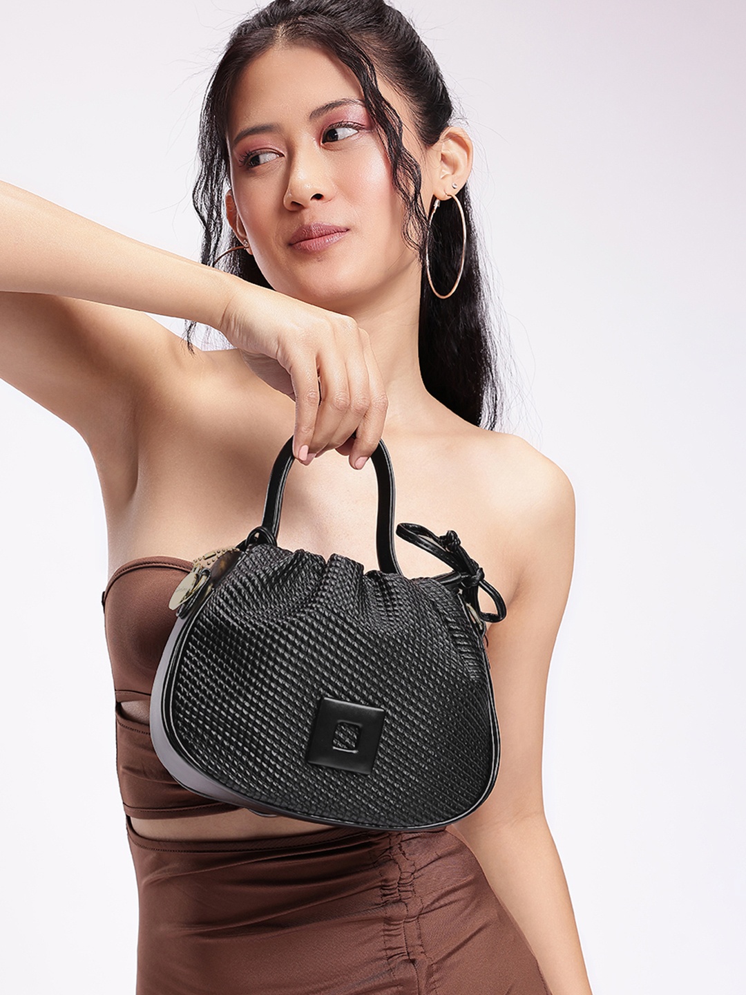 

DressBerry Textured Bucket Handheld Bag, Black