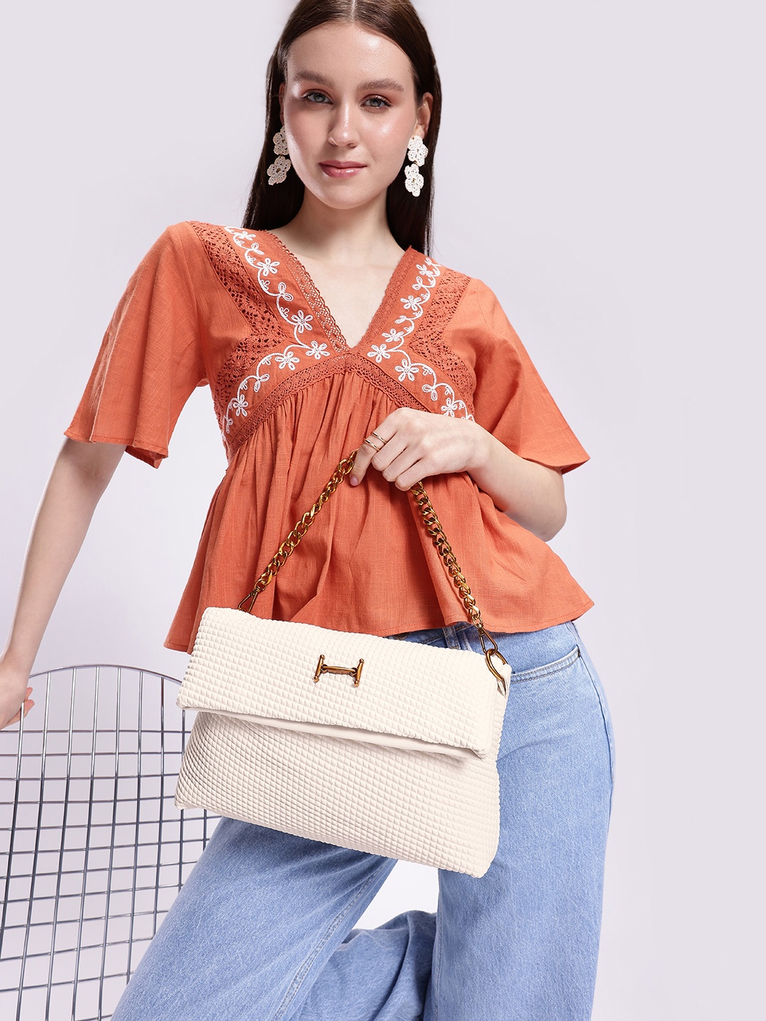 

DressBerry Structured Handheld Bag, Off white