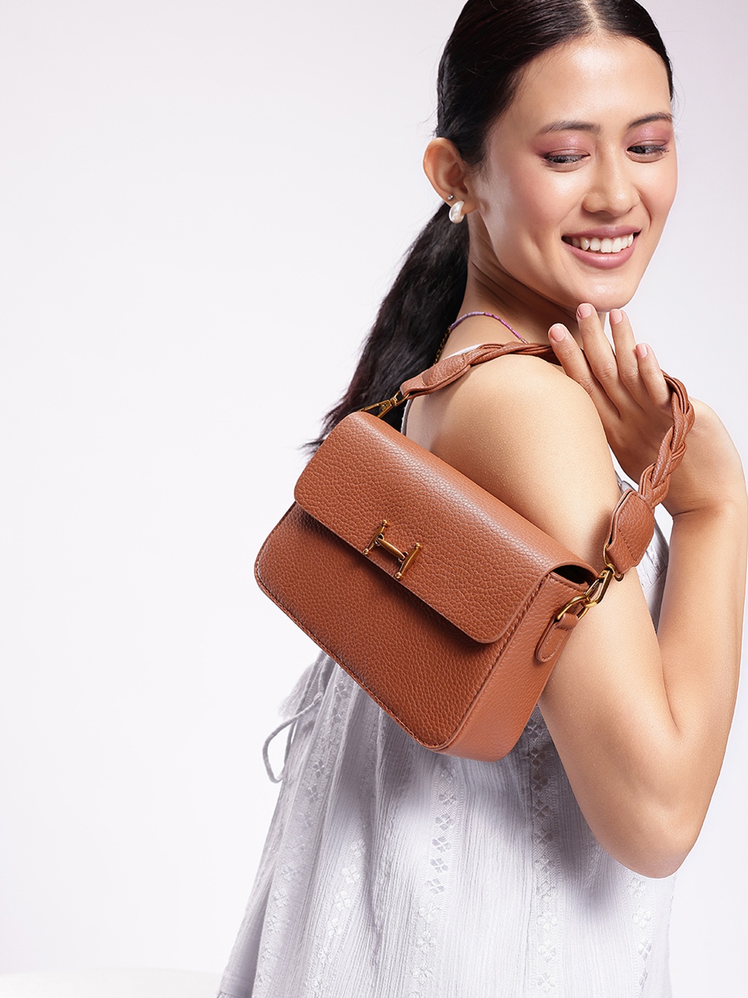 

DressBerry Structured Shoulder Bag, Brown
