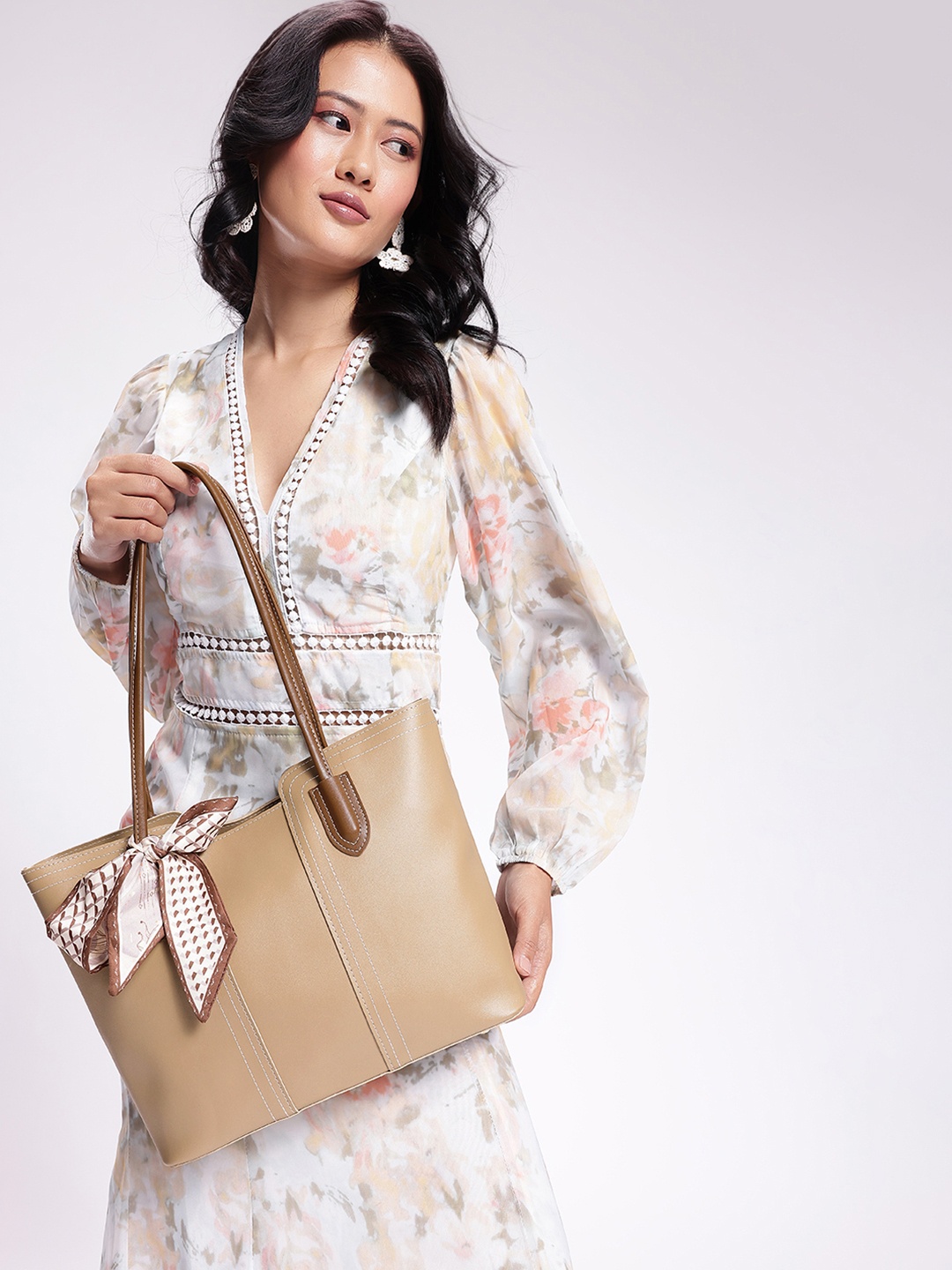 

DressBerry Structured Shoulder Bag with Bow, Khaki