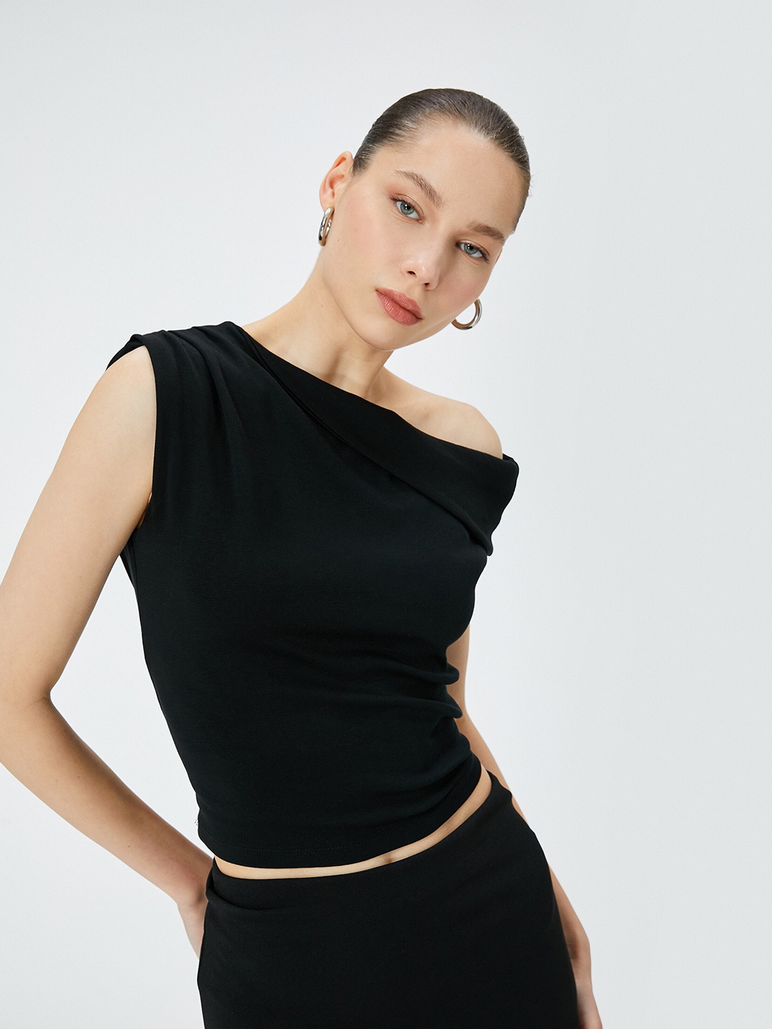 

Koton Solid One Shoulder Sleeveless Top, Black