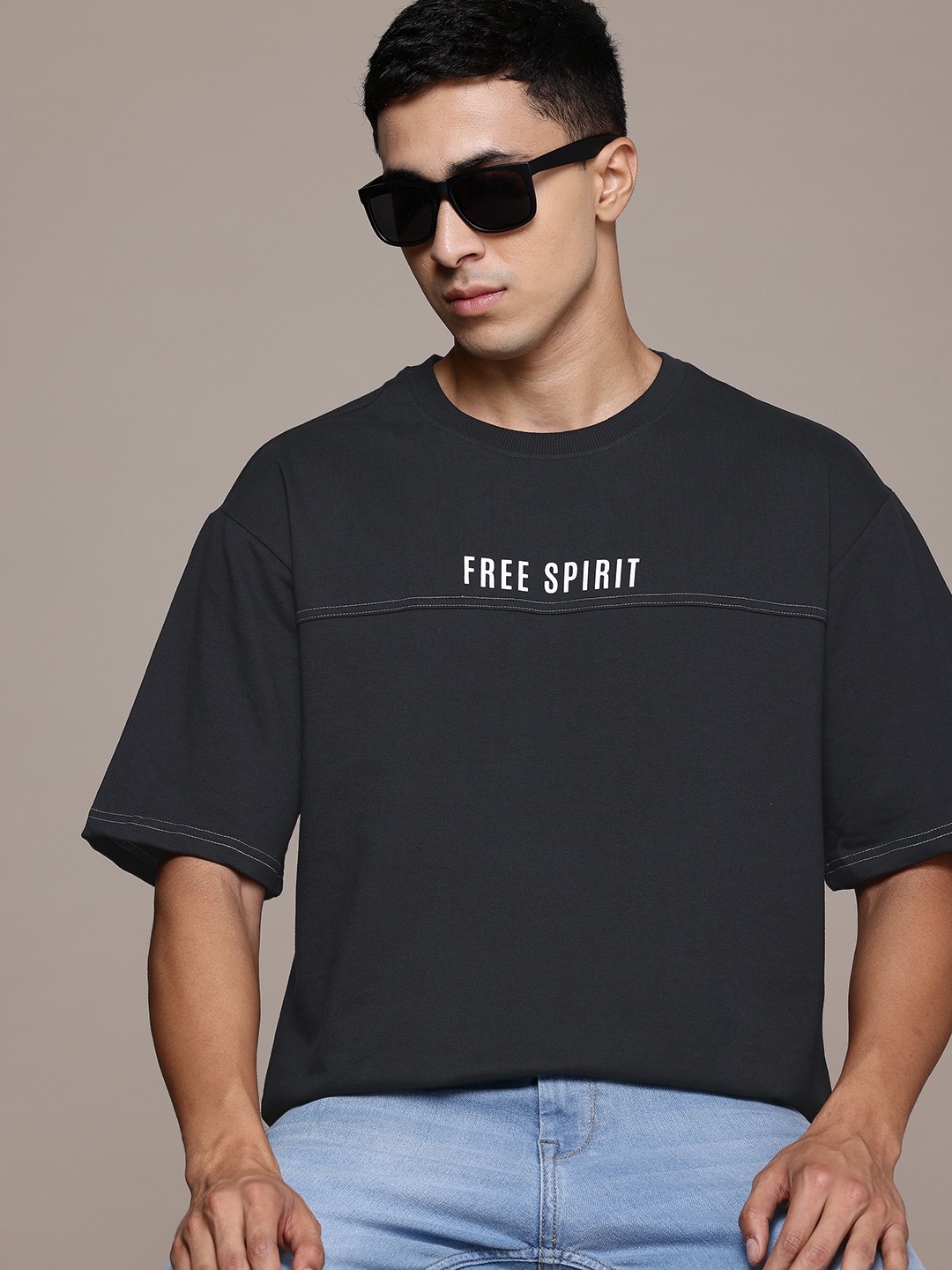 

The Roadster Lifestyle Co. Drop-Shoulder Sleeves T-shirt, Black