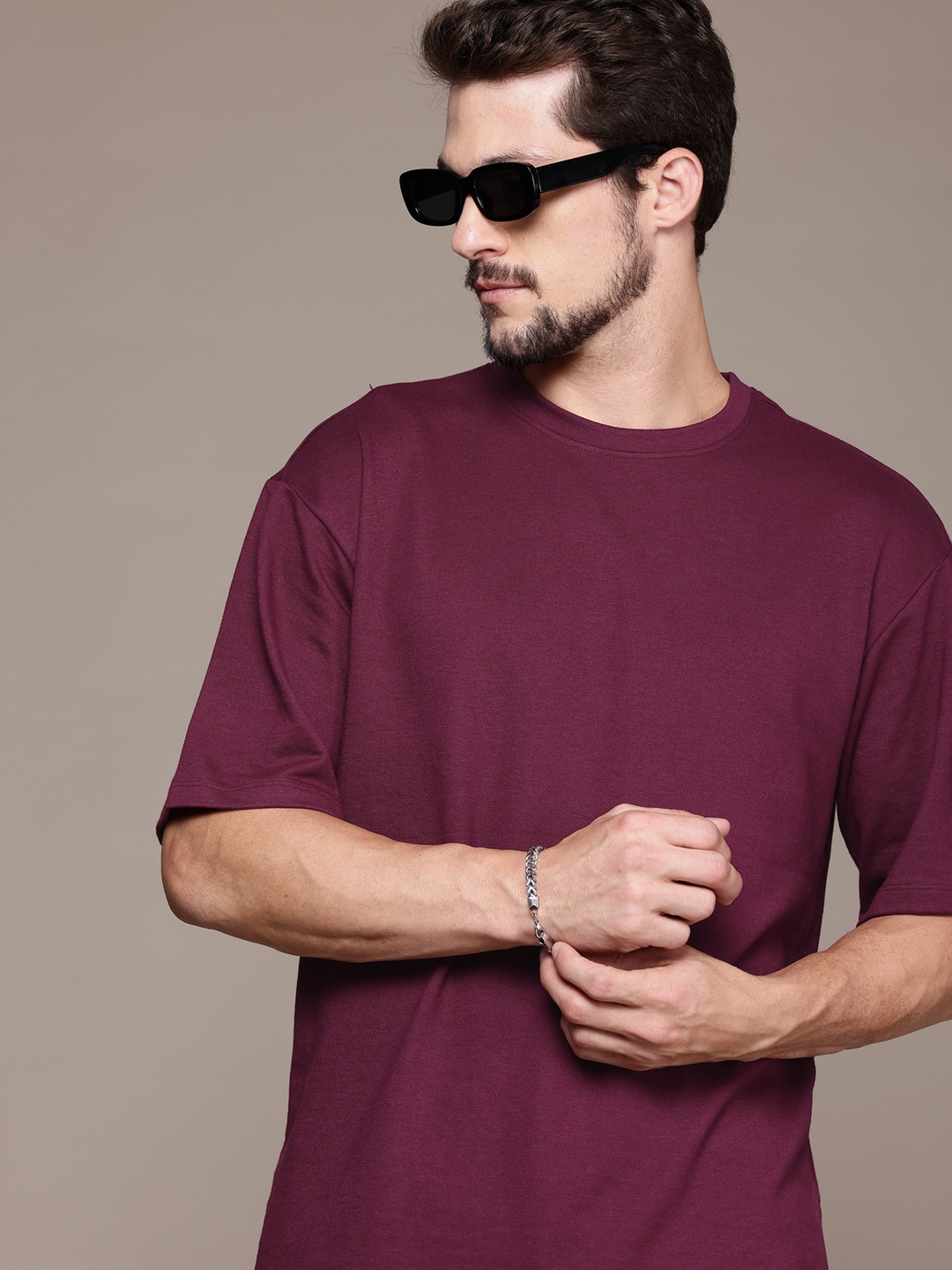 

The Roadster Lifestyle Co. Drop-Shoulder Sleeves Relaxed T-shirt, Maroon