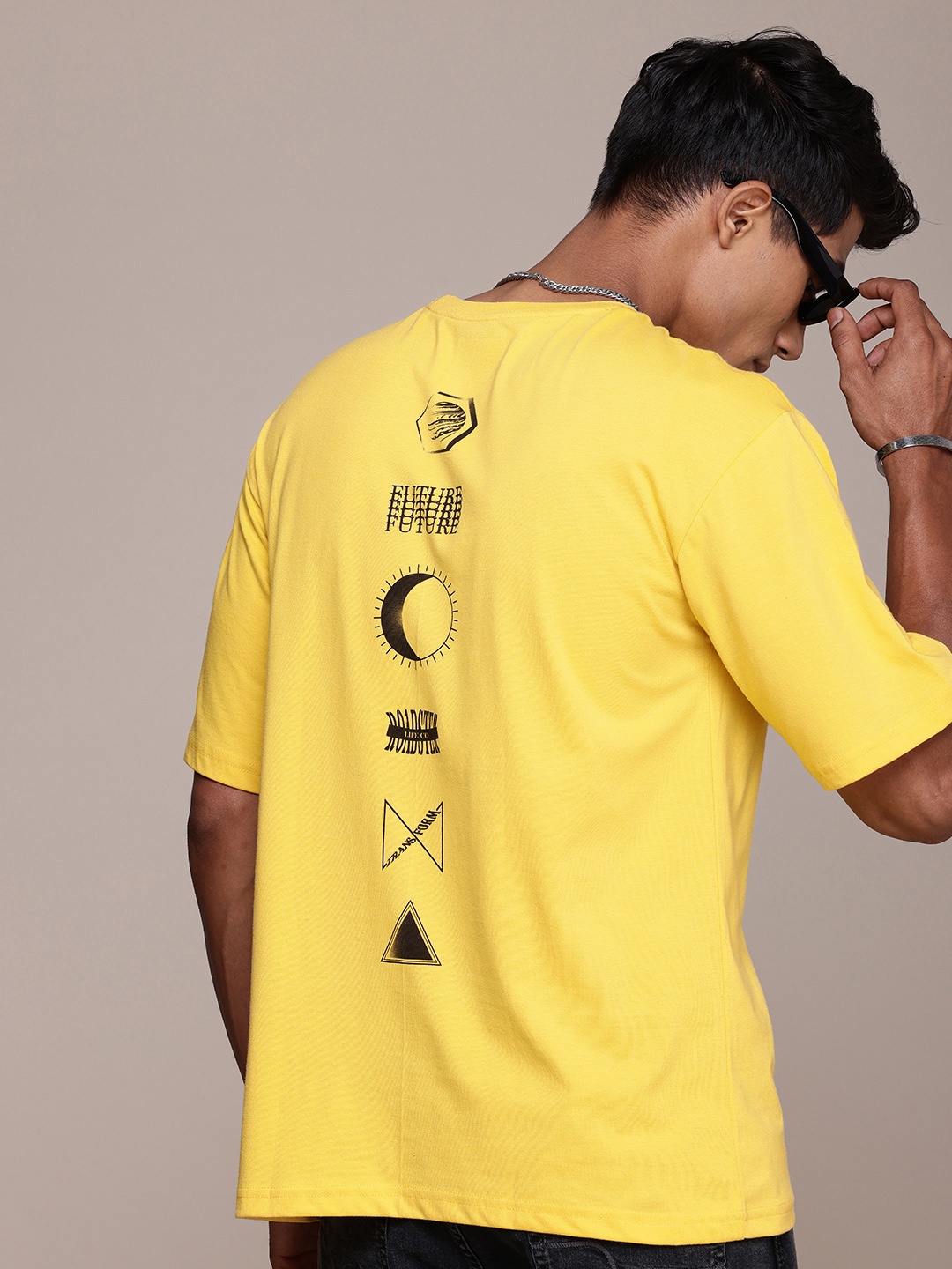 

The Roadster Life Co. Printed Drop-Shoulder Sleeves T-shirt, Yellow