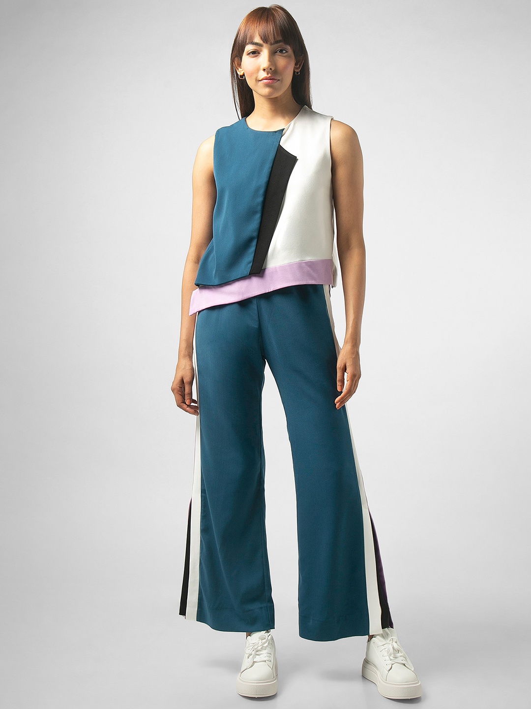 

KOLORTHERAPI Colourblocked Round Neck Top With Palazzos, Teal