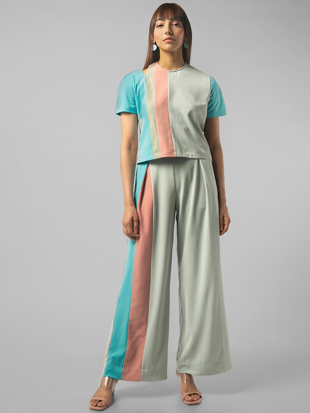 

KOLORTHERAPI Colourblocked Round Neck Puff Sleeves Cut-Outs Top With Palazzos, Green