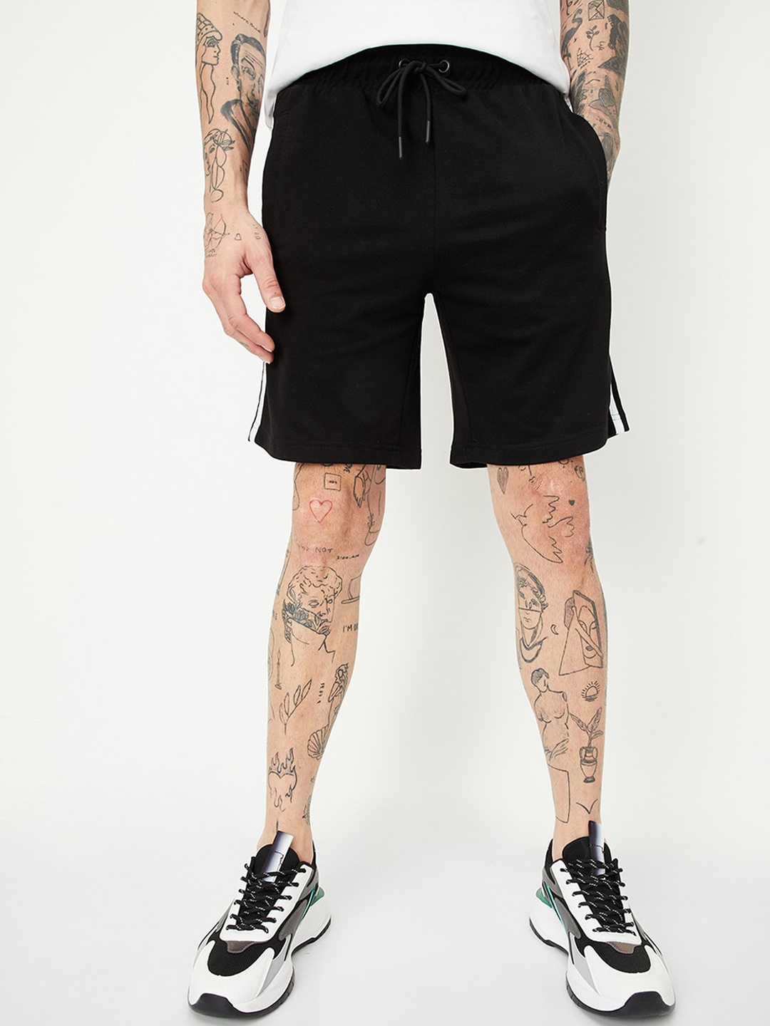 

max Men Mid-Rise Shorts, Black