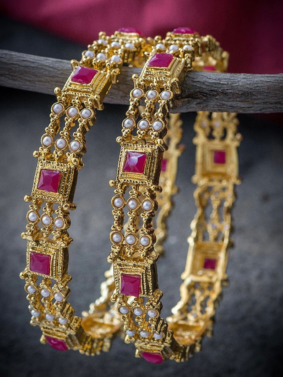 

Pihtara Jewels Set Of 2 Gold-Plated Stones Studded Bangles