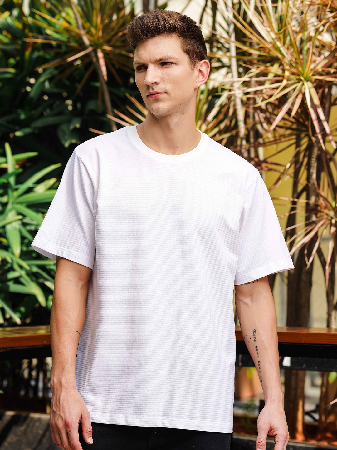 

TOMHIDDLE Men Round Neck Solid Cotton T-shirt, Off white