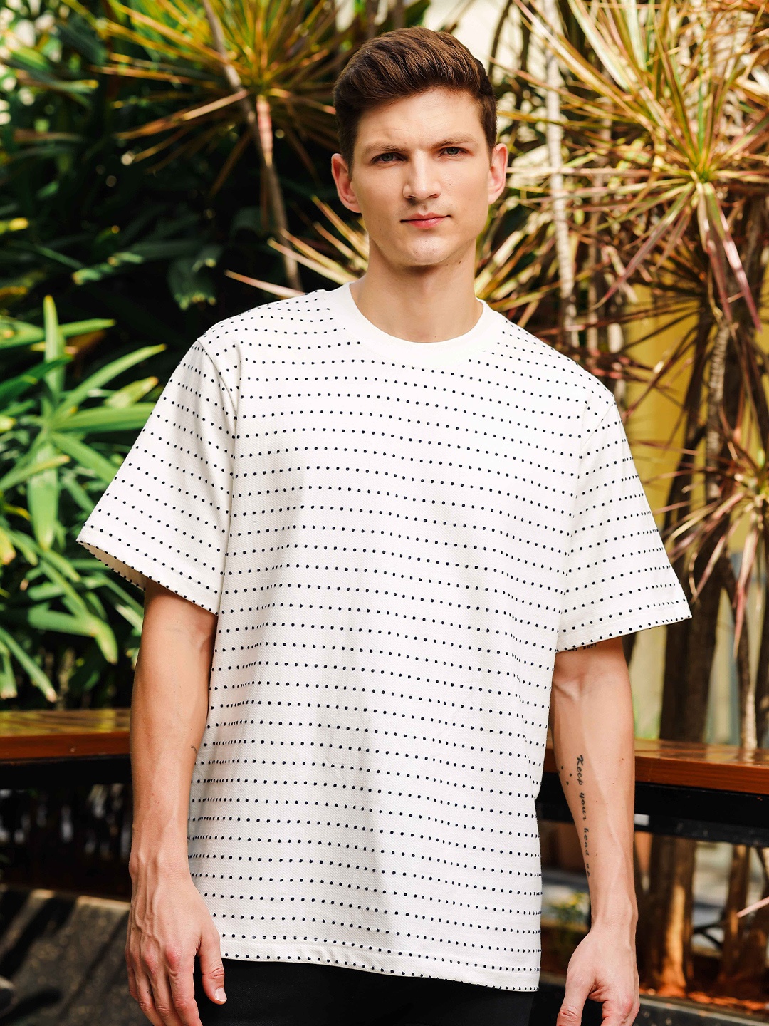 

TOMHIDDLE Men Polka Dot Printed Round Neck Cotton T-shirt, White