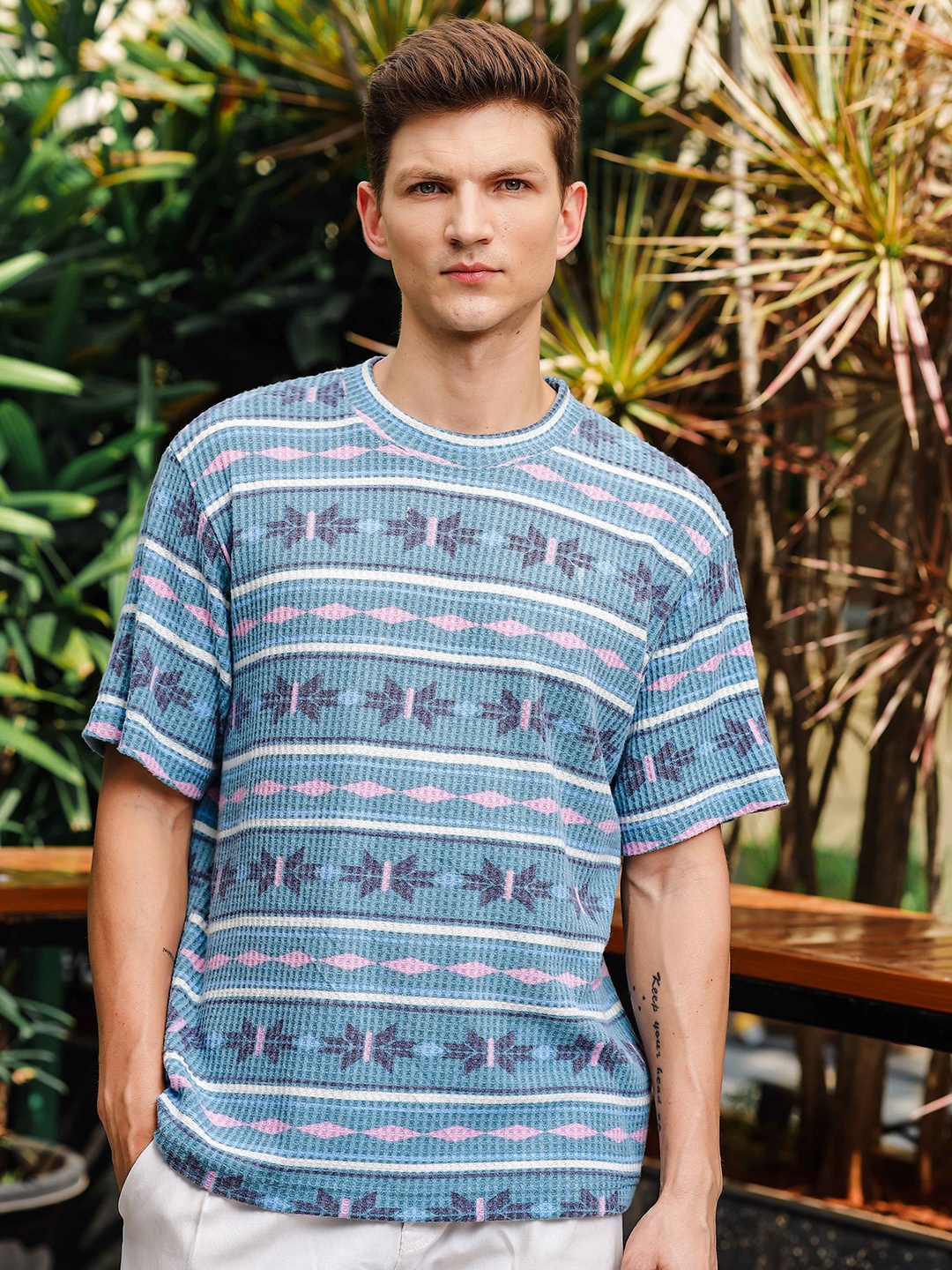 

TOMHIDDLE Men Printed Round Neck Cotton T-shirt, Blue