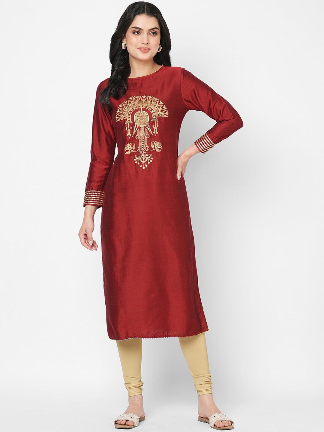 

Hashtag Be Ethnic Motifs Embroidered Boat Neck Thread Work Raw Silk Straight Kurta, Maroon