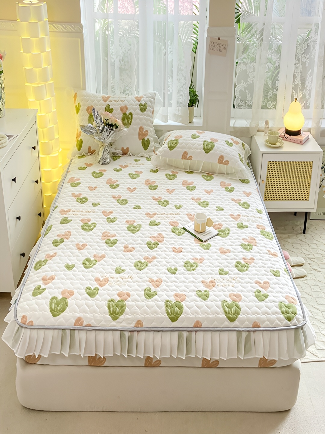 

JC HOME White & Green Conversational 160 TC Fitted King Bedsheet with 2 Pillow Covers