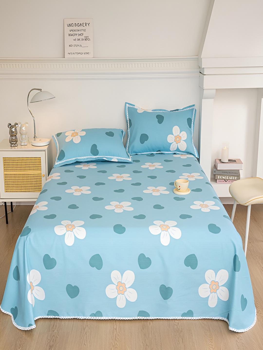

JC HOME Blue & White Floral 160 TC King Bedsheet with 2 Pillow Covers