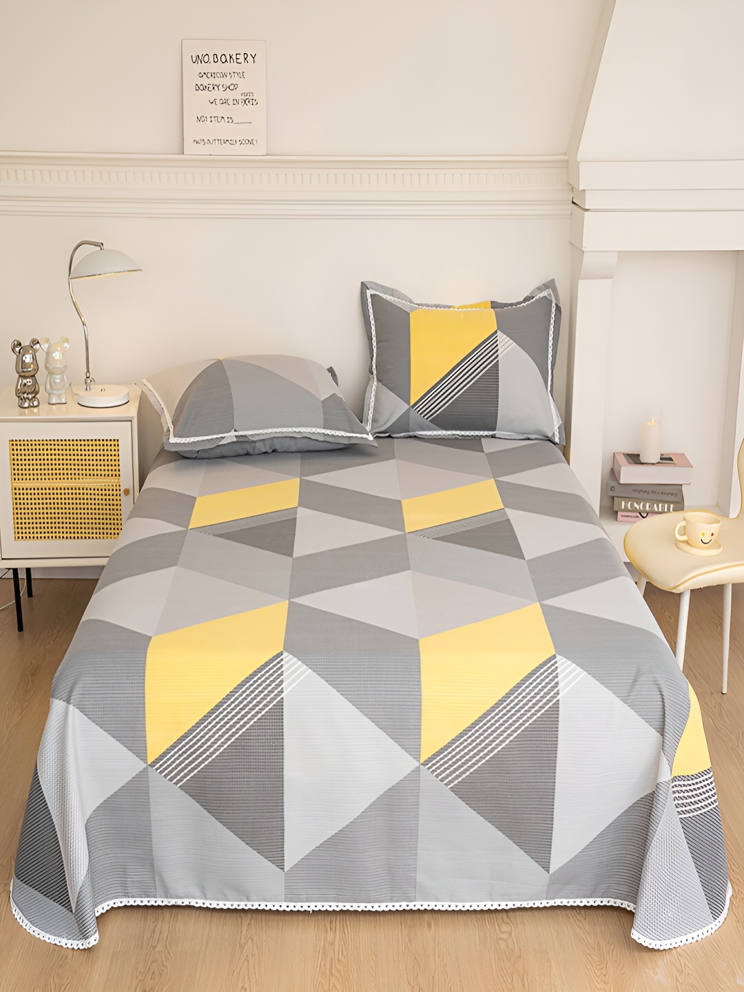 

JC HOME Grey & Yellow Geometric 160 TC King Bedsheet with 2 Pillow Covers