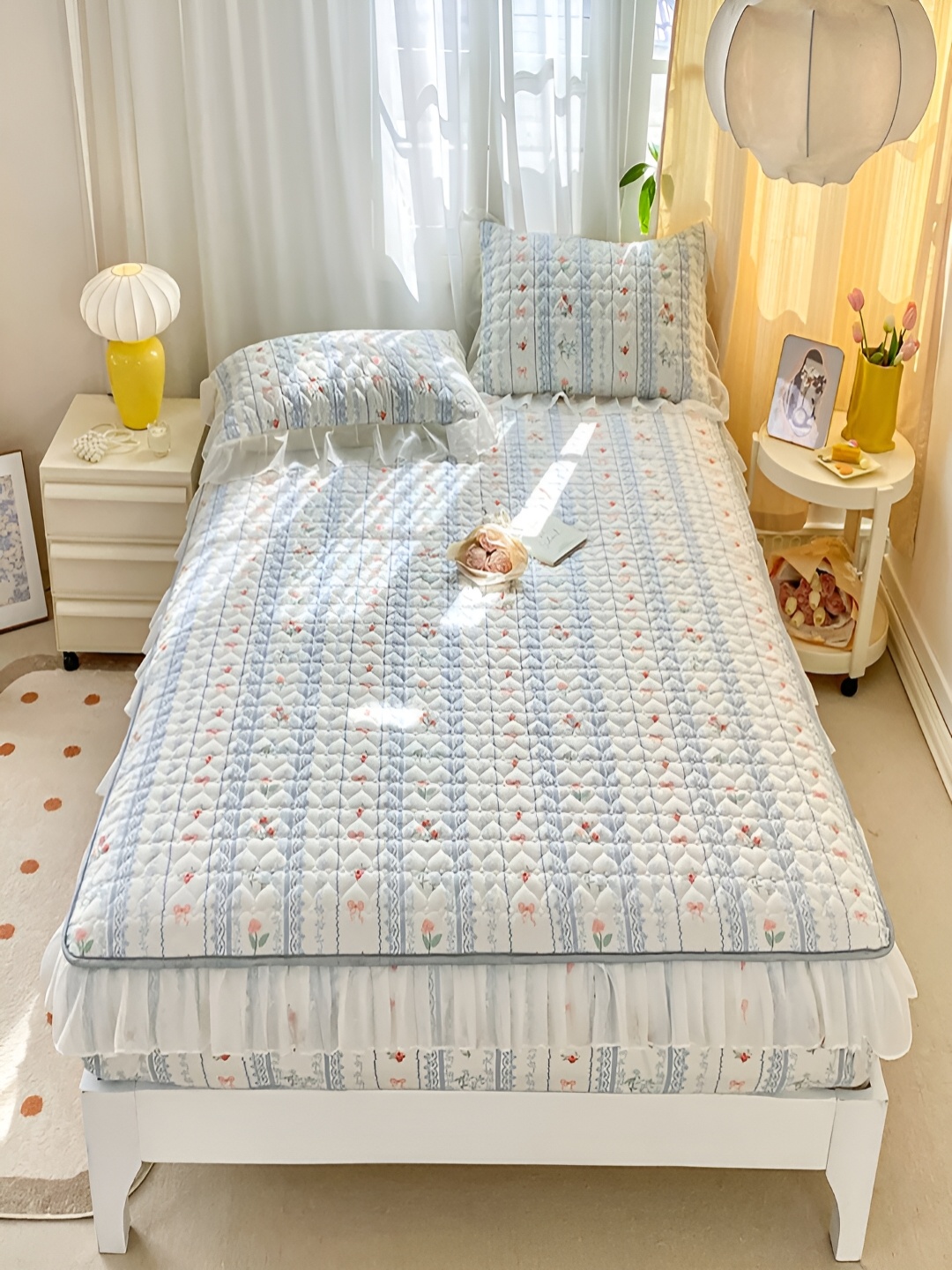 

JC HOME White & Blue Floral 160 TC Fitted King Bedsheet with 2 Pillow Covers