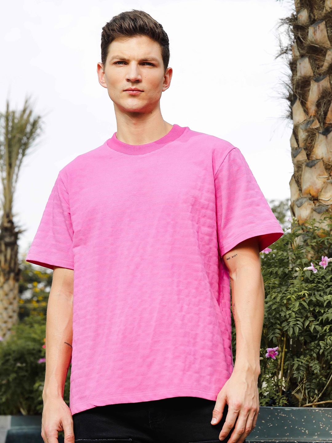 

TOMHIDDLE Men Round Neck Solid T-shirt, Pink