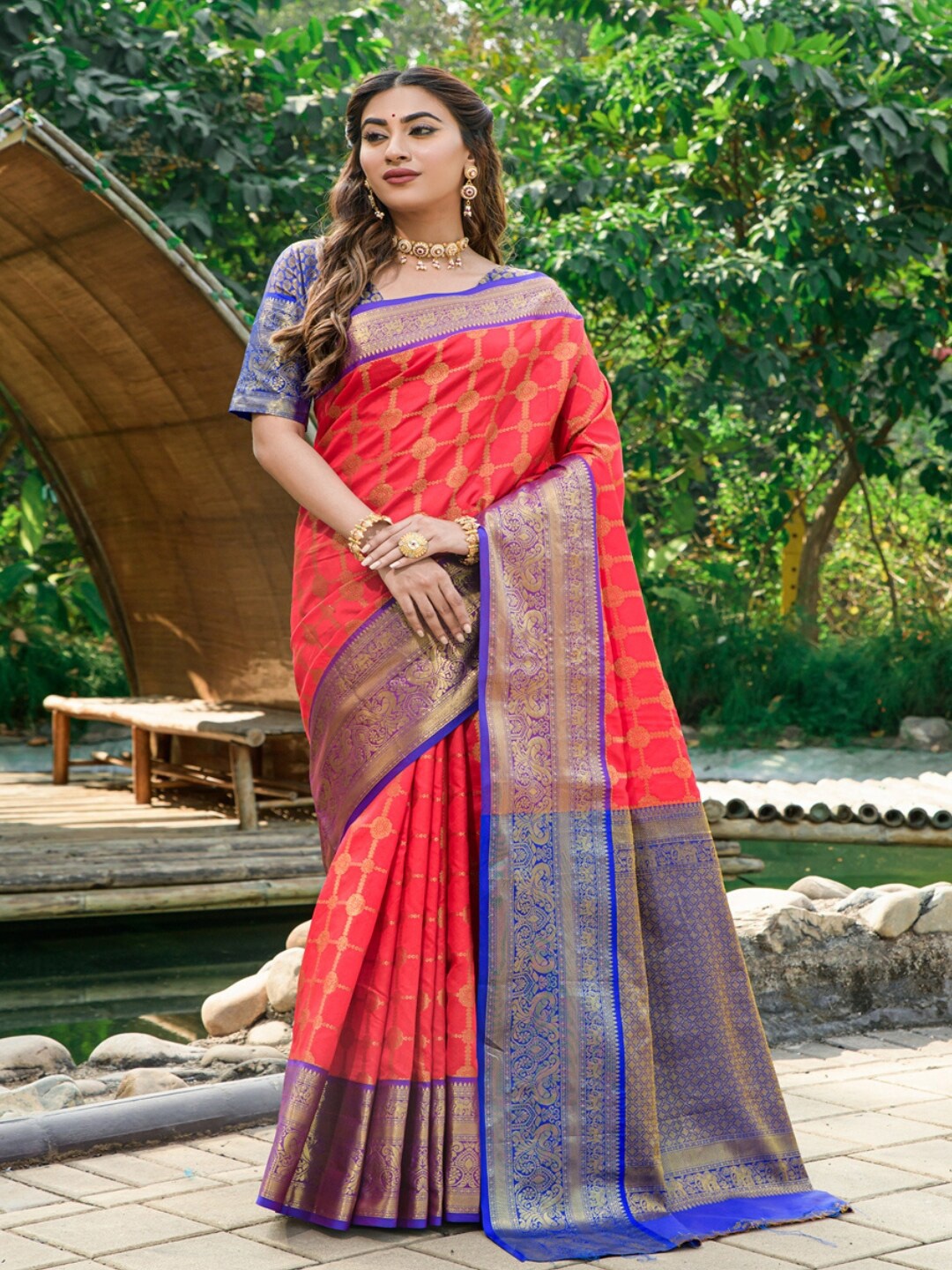 

SGF11 Woven Design Zari Kanjeevaram Saree, Red