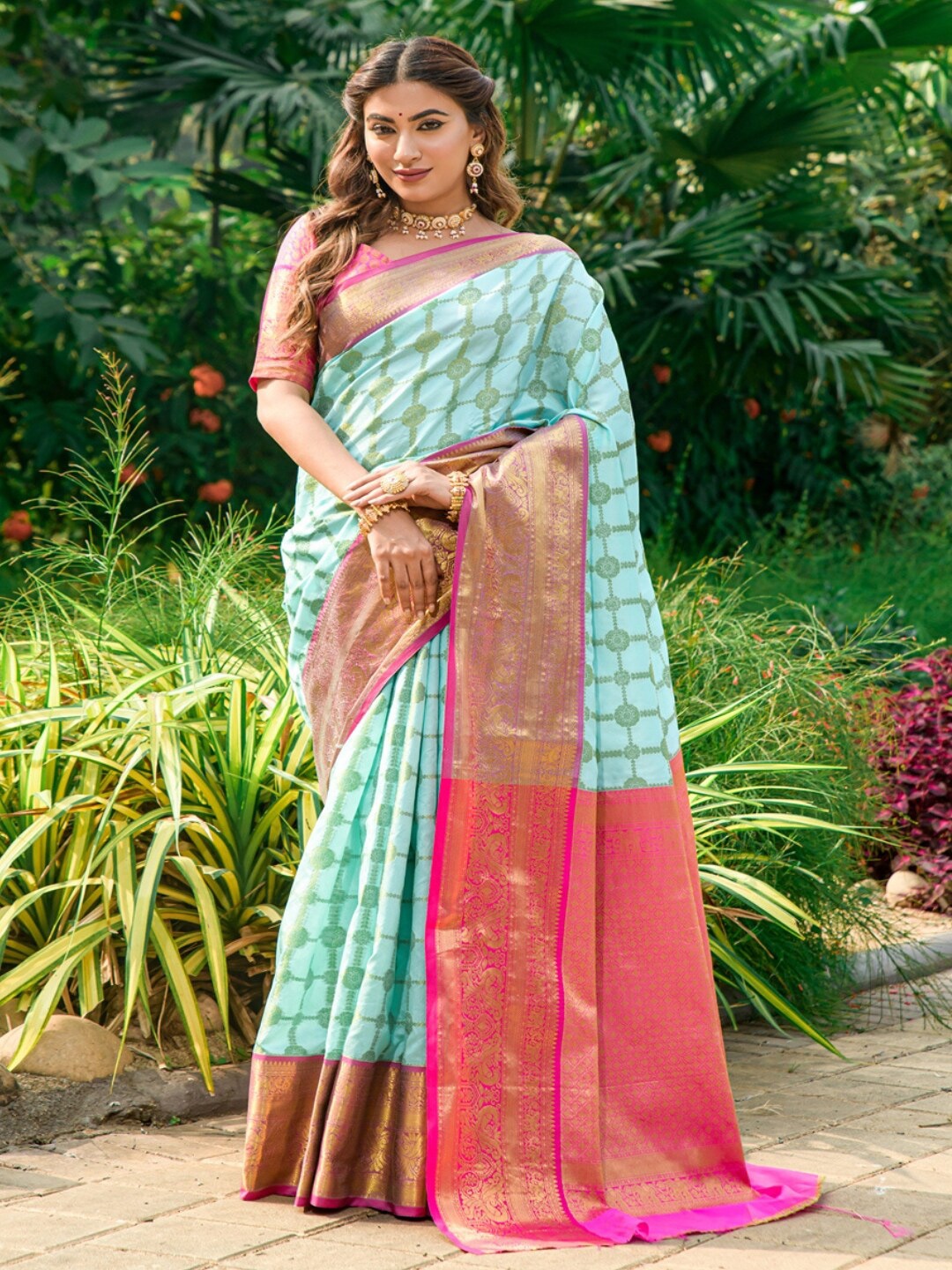 

SGF11 Woven Design Zari Kanjeevaram Saree, Turquoise blue