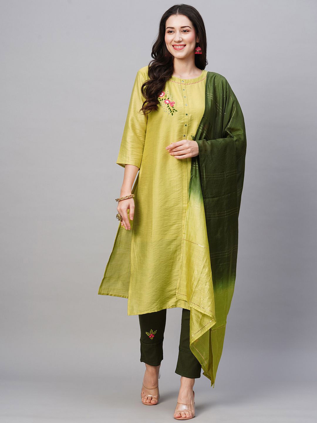 

Kiana Floral Embroidered Regular Thread Work Kurta with Trousers & With Dupatta, Olive