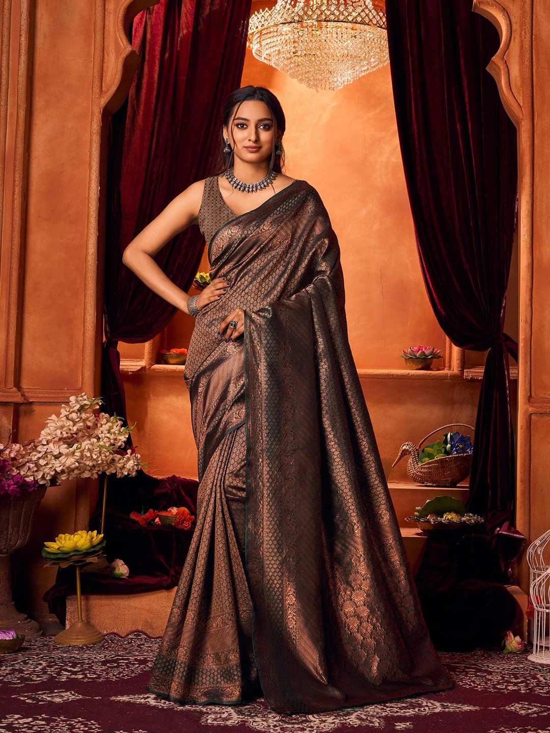 

AADVIKA Ethnic Motifs Zari Art Silk Banarasi Saree, Green