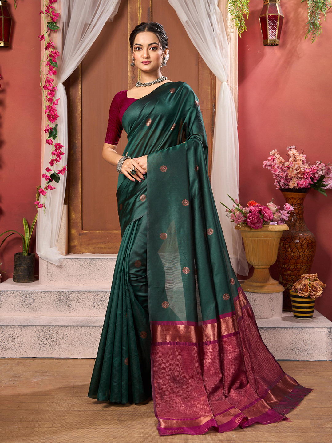 

AADVIKA Ethnic Motifs Zari Kanjeevaram Pure Silk Saree, Green