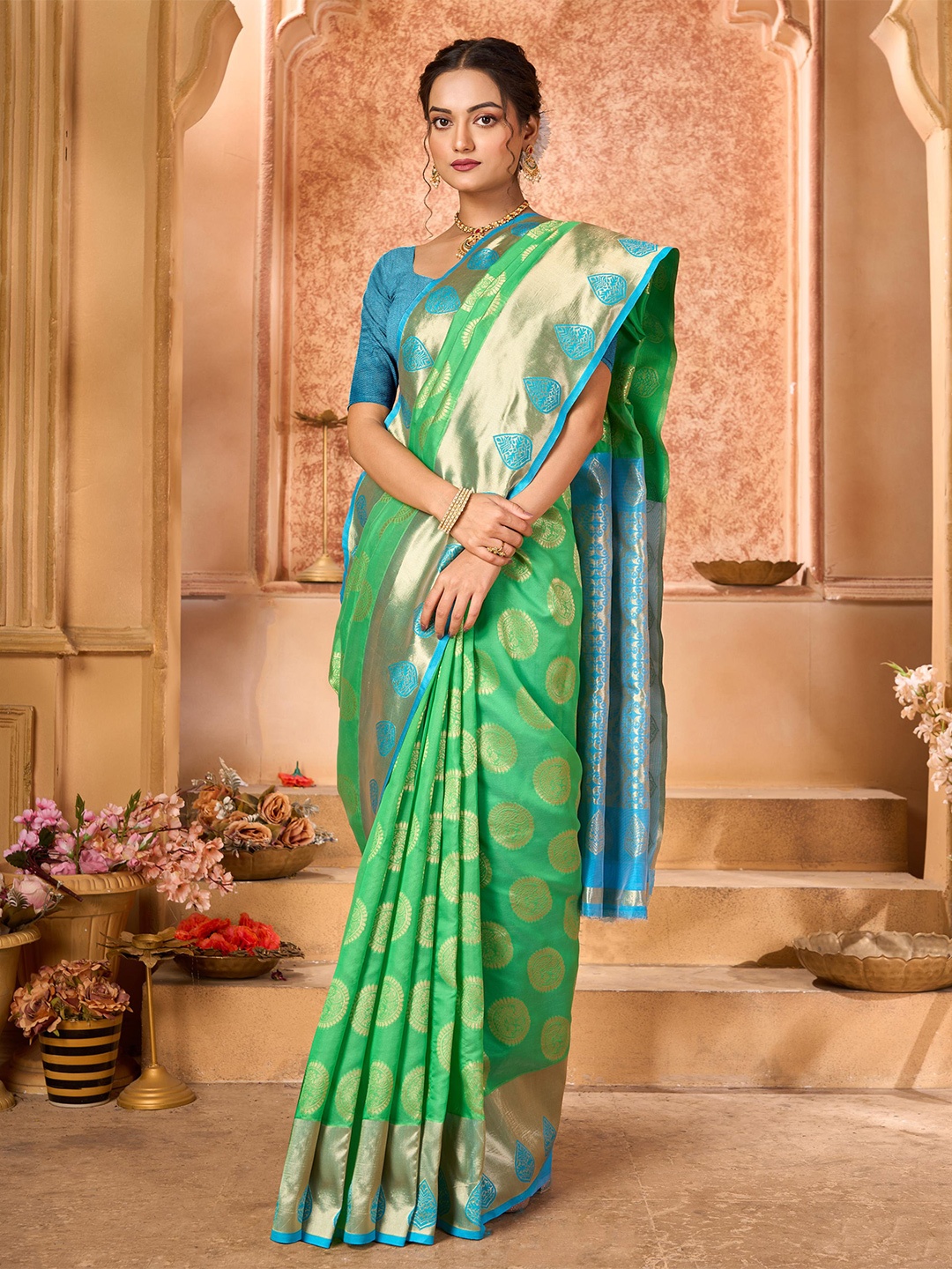 

AADVIKA Ethnic Motifs Zari Art Silk Banarasi Saree, Green