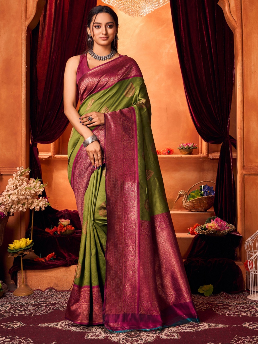 

AADVIKA Ethnic Motifs Zari Pure Silk Banarasi Saree, Green