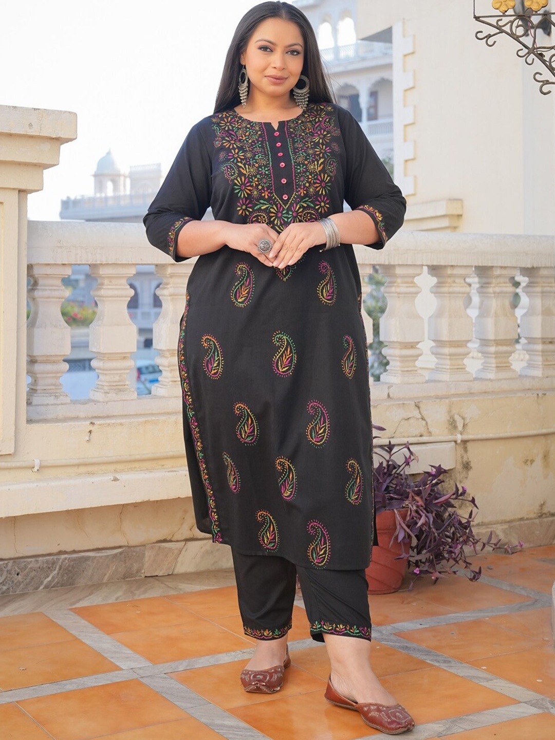 

YASH GALLERY Plus Size Paisley Thread Work Pure Cotton Straight Kurta With Trousers, Black