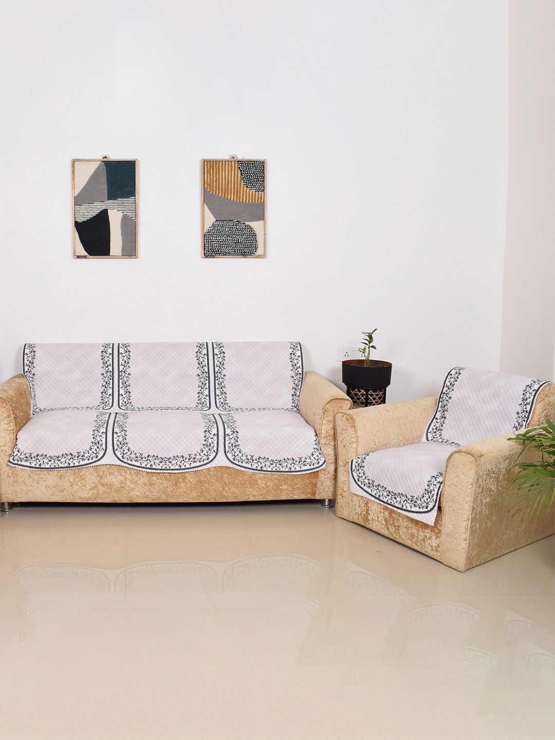 

BELLA TRUE Black & Off White 3 Pieces Printed 5-Seater Sofa Covers