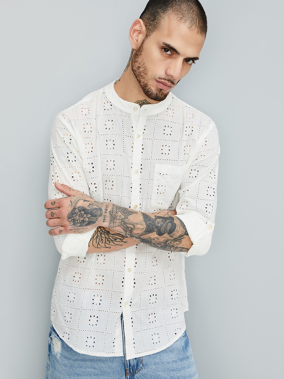 

max Men Geometric Self Design Short Kurta Roll-Up Sleeves With Pocket, Off white