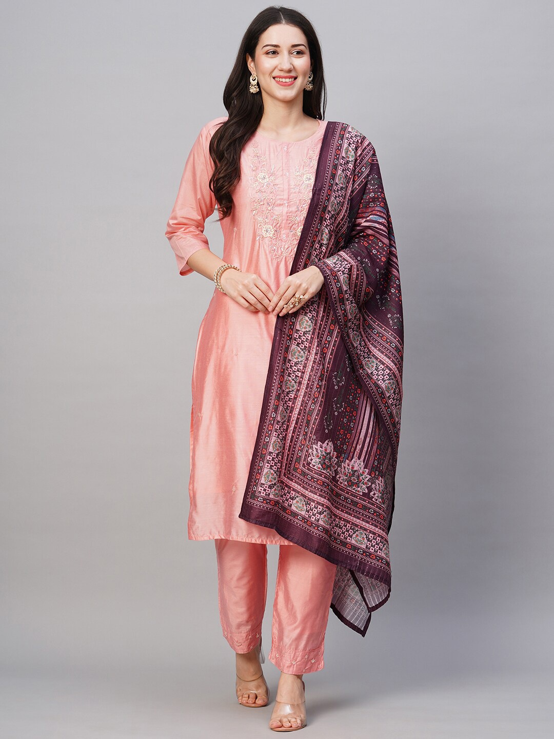 

Kiana Floral Embroidered Regular Thread Work Chanderi Silk Kurta with Trousers & Dupatta, Peach