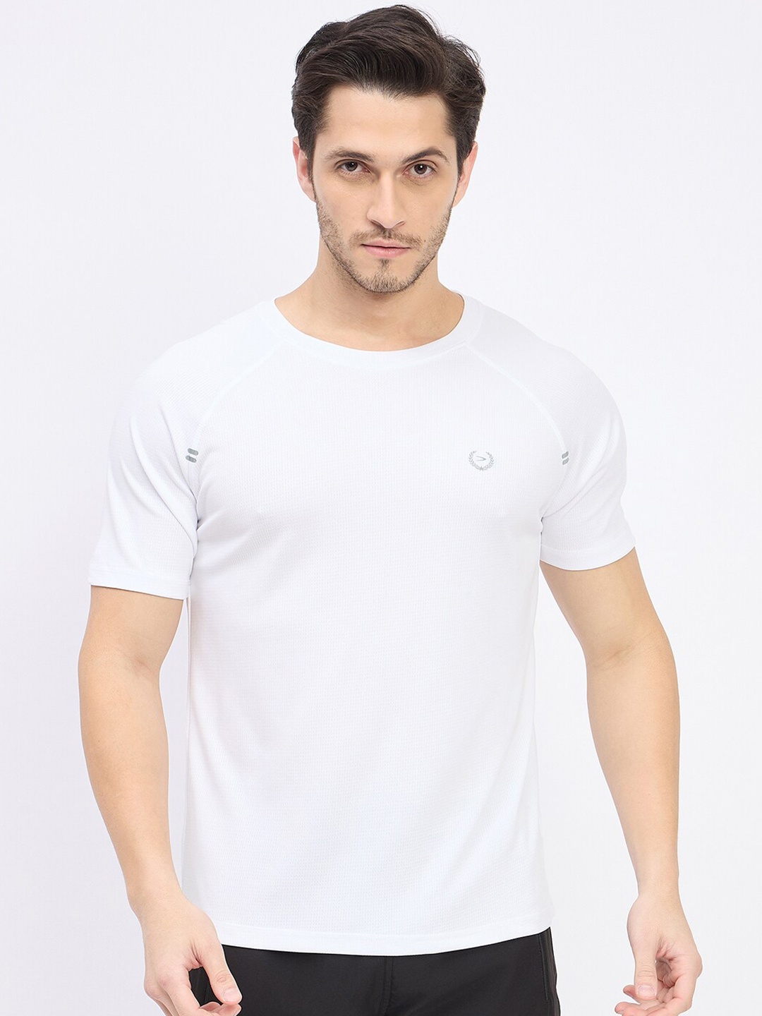 

Duke Men Solid Raglan Sleeves T-shirt, White