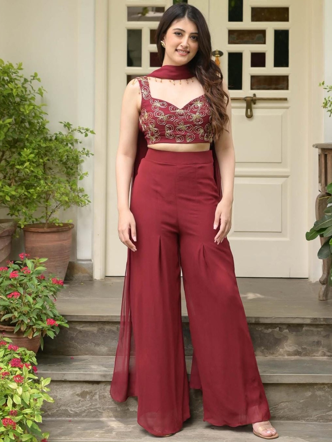 

Urbanstree Embroidered Sweetheart Neck Crop Top With Palazzos & Dupatta, Burgundy