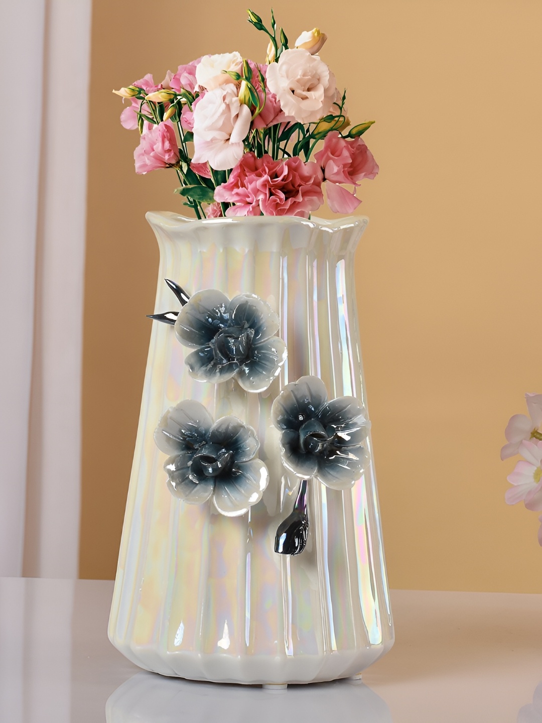 

Aura Cream Coloured & Black Textured Abstract Shape Ceramic Flower Vase