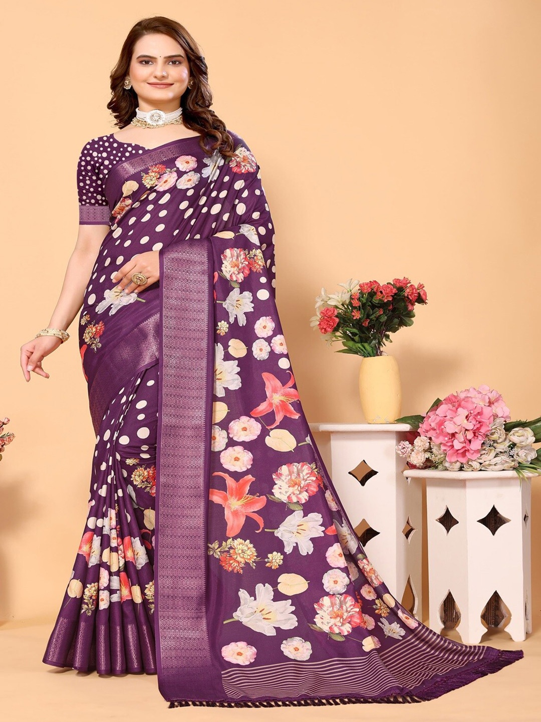 

ARYZE Floral Printed Saree, Purple