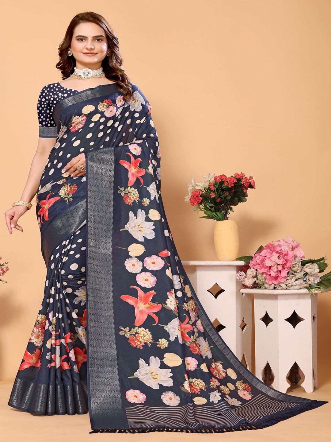 

ARYZE Floral Zari Saree, Blue