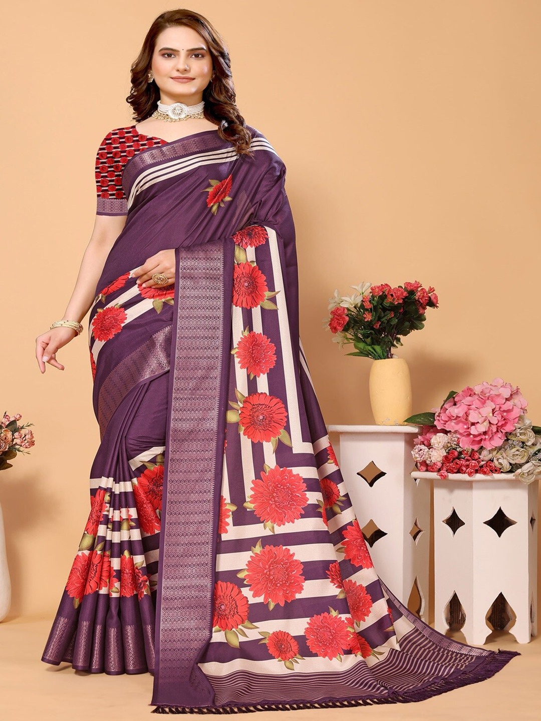 

ARYZE Floral Zari Silk Blend Saree, Purple